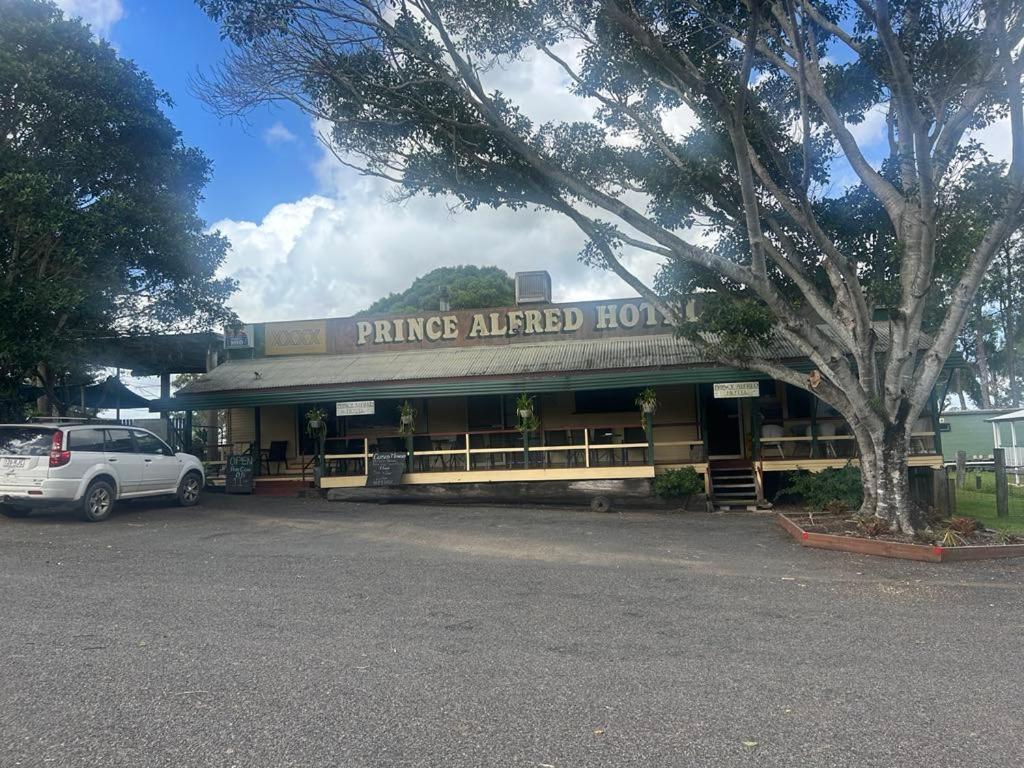 gundy pub&caravan park Gundiah Exterior foto