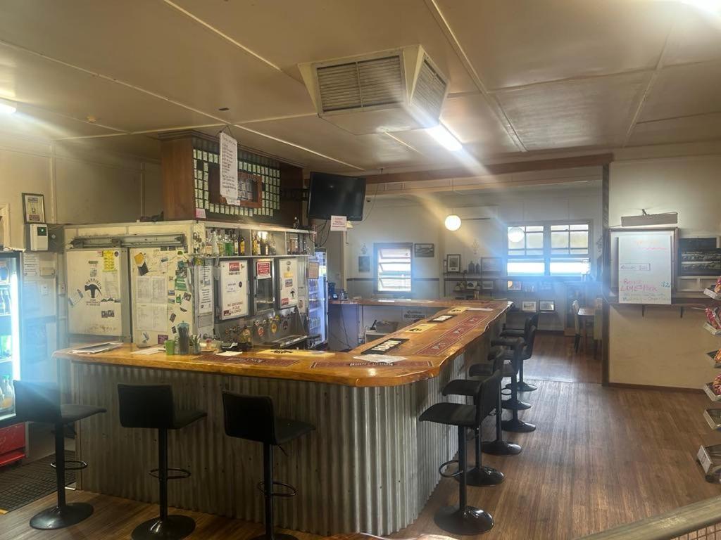 gundy pub&caravan park Gundiah Exterior foto