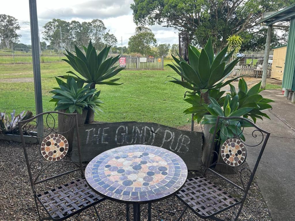 gundy pub&caravan park Gundiah Exterior foto